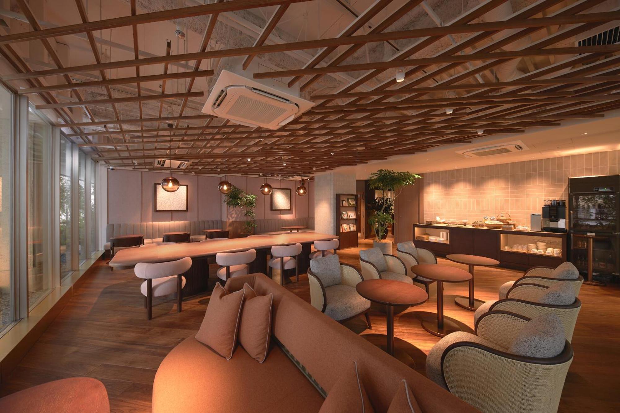 Good Nature Hotel Киото Экстерьер фото The lounge at Changi Airport