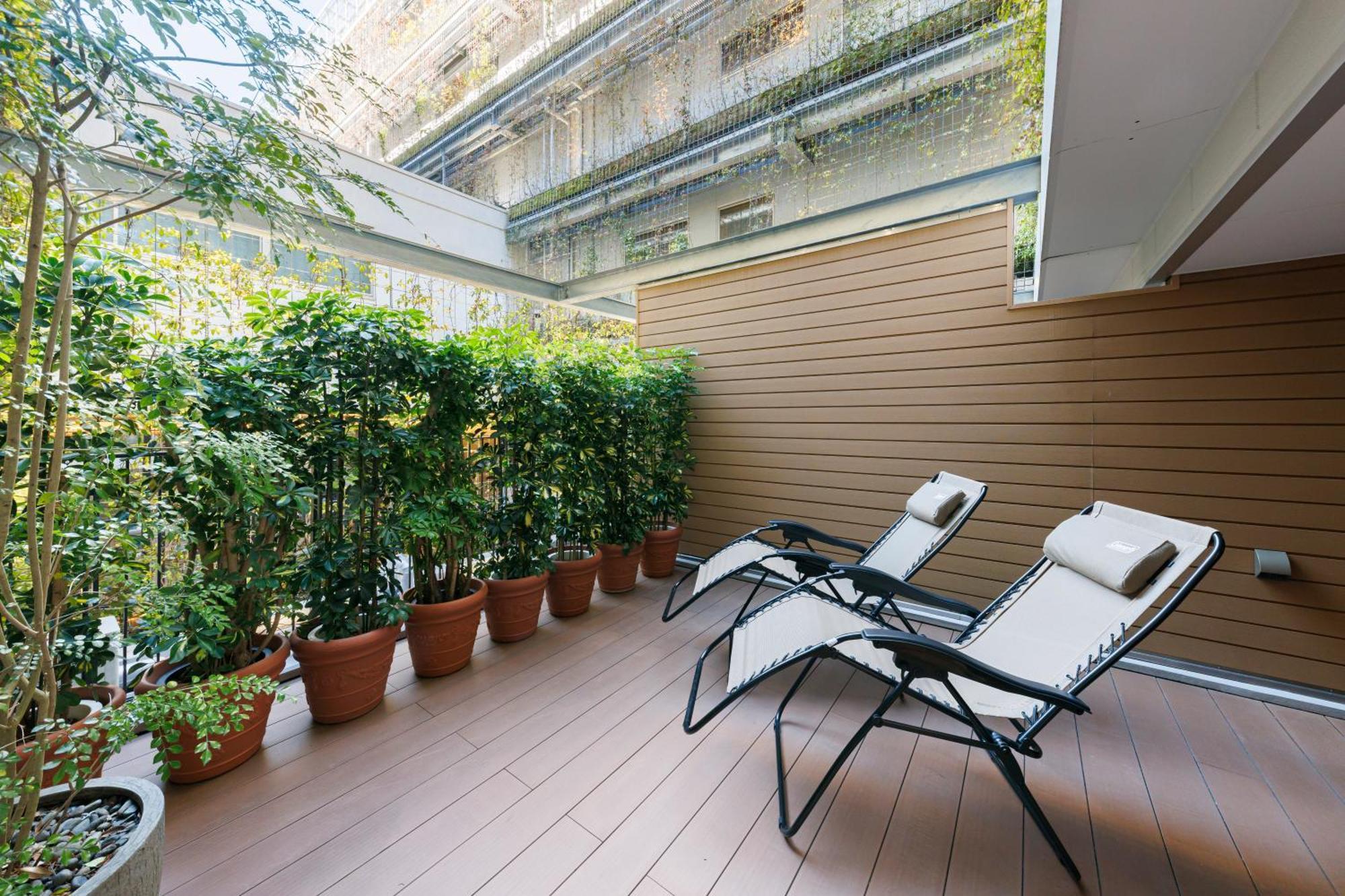 Good Nature Hotel Киото Экстерьер фото A balcony